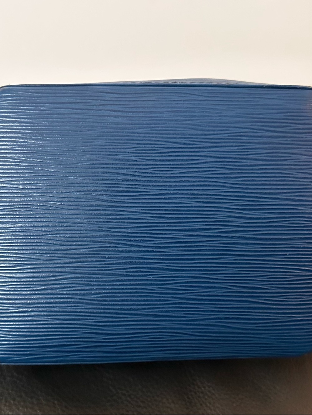 Louis Vuitton Blue Epi Leather Sac D’Epaule Vintage Bucket Bag - Picture 4 of 16